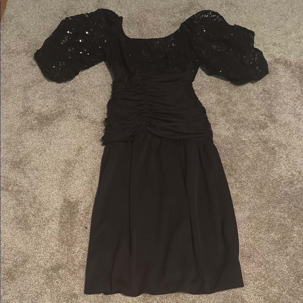 Elegant Black Dress with Puff Sleeves